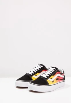 Vans Ua Old Skool - Trainers - Black/True White -Vans Shop UK 43fe76ad592b442fbf36f99d044008f8