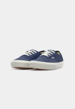 Vans AUTHENTIC UNISEX - Trainers - Deep Twilight -Vans Shop UK 452007493a5b4b7e8ab3835ad91338e8