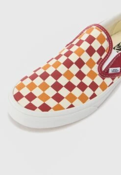 Vans CLASSIC UNISEX - Slip-ons - Red -Vans Shop UK 45a62d3bef5349c5bdd97a2e9e315d28