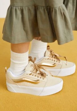 Vans KNU STACK - Skate Shoes - Black/true White -Vans Shop UK 46744c99bc0b4e18afc17a3e0f823d95