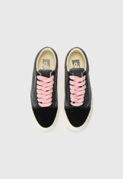 Vans PREMIUM OLD SKOOL UNISEX - Trainers - Pop Lace Black/gray -Vans Shop UK 48679b61379f42419348a58b013d9dc5