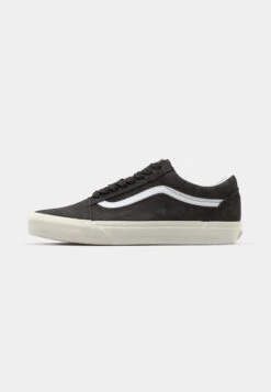 Vans OLD SKOOL UNISEX - Skate Shoes - Pastel Lilac -Vans Shop UK 4879991c0ce1466da02b2c34ba968496 5