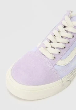 Vans OLD SKOOL UNISEX - Skate Shoes - Pastel Lilac -Vans Shop UK 4a7669c2e8ac43588be881803591db1c