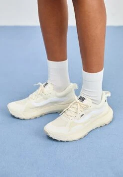 Vans MTE CROSSPATH UNISEX - Trainers - Marshmallow -Vans Shop UK 4d5f63048a1e46e3a3a03b67ced3bde4 3