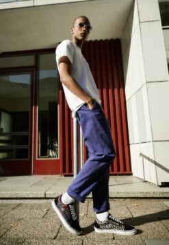 Vans Old Skool Unisex - Trainers - Tartan/Black -Vans Shop UK 50d53d9e15624b70aa80e15c43c604d0