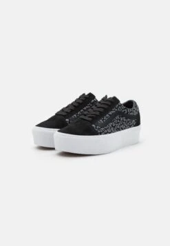 Vans Old Skool Stackform - Trainers - Black -Vans Shop UK 510bedf5526f4b59a4dde4ebbbe6cd1a
