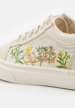 Vans Old Skool - Trainers - Oatmeal -Vans Shop UK 52d6df67d1f245f3b11eb9f91f766eaf