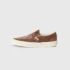 Vans CLASSIC UNISEX - Trainers - Potting Soil/marshmallow -Vans Shop UK 553d061288c14cbc9ae7e23f00dc2f9f