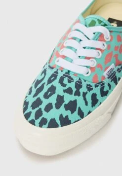 Vans LX AUTHENTIC HARRIS TWEED UNISEX - Trainers - Cheetah Pool Blue/multi-coloured 26 Vans LX AUTHENTIC HARRIS TWEED UNISEX - Trainers - Cheetah Pool Blue/multi-coloured -Vans Shop UK 55d2ffa85fd1455582e96bd3886cf8e3