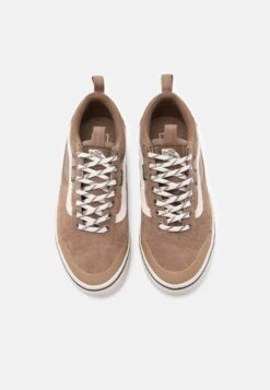 Vans MTE OLD SKOOL UNISEX - Trainers - Brown -Vans Shop UK 56070c44a5274e8ba55fa84cd4379bcf