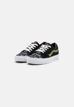 Vans Sk8 Low Unisex - Trainers - Black -Vans Shop UK 56d83343008a42a7af749bf2ecc714a5