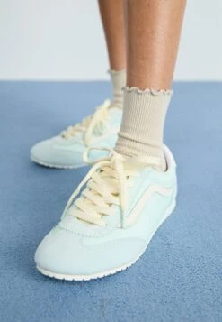 Vans SUPER LOWPRO - Trainers - Creme Brule -Vans Shop UK 572cad2fdad74bf384790dafc3b28fdf 1