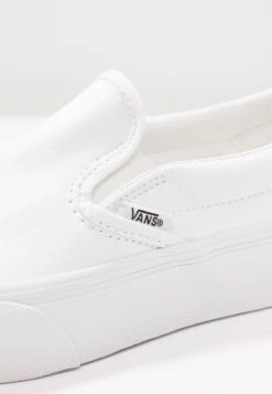 Vans Ua Classic Slip-On Platform - Trainers - True White -Vans Shop UK 57c9abb097c74489832ade4801dcfc44