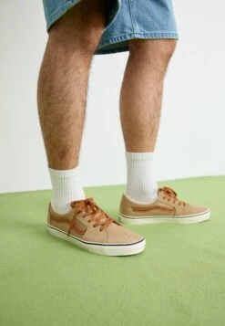 Vans SK8 LOW UNISEX - Trainers - Tone Elm 40 Vans SK8 LOW UNISEX - Trainers - Tone Elm -Vans Shop UK 5b046818e38b4c7d814cd57da6cf3fa6 2