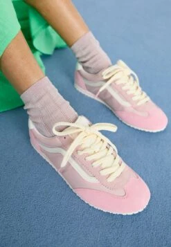 Vans SUPER LOWPRO - Trainers - Lilac Mist -Vans Shop UK 5b737e56b3064aad872ddcd1946da44b