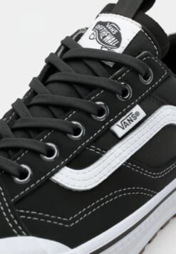 Vans MTE OLD SKOOL UNISEX - Trainers - Black/white -Vans Shop UK 5c2d7ad3aafc40a7b12868a52388f54a