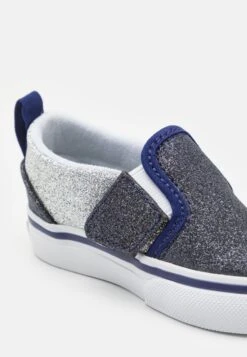 Vans Slip-On Unisex - Slip-Ons - Port Royale/True White -Vans Shop UK 5c985b1be8c643ae900dd27f0cde19b8