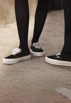 Vans PREMIUM AUTHENTIC REISSUE 44 UNISEX - Trainers - Black/white 14 Vans PREMIUM AUTHENTIC REISSUE 44 UNISEX - Trainers - Black/white -Vans Shop UK 5d8d55a6ba0244ceb45b4b2652a95f43