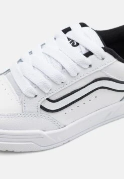 Vans HYLANE UNISEX - Trainers - White/black -Vans Shop UK 5dfe2e1019b146bfb6cc1df609beafdb