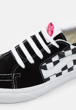 Vans Sk8-Low Unisex - Trainers -Vans Shop UK 5e5a42d472f64c0a9e27f717b411ec4a