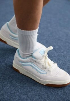 Vans HYLANE UNISEX - Skate Shoes - Ballistic White/white -Vans Shop UK 5f0c5631dbc14cac93632a155f37fe6d