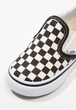 Vans CLASSIC - Slip-ons - Black/white -Vans Shop UK 5fc72b91cde2400ea66376a8e8e6ebe4