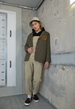 Vans Slip-Er 2 Unisex - Slip-Ons - Brown/Black/Off-White -Vans Shop UK 6026a41659ec46be8393c892da8399d7