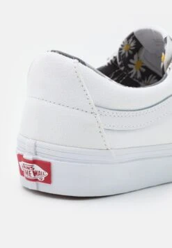 Vans Sk8-Low Unisex - Trainers - True White -Vans Shop UK 6388575fb70d433c806ce6fae116c114