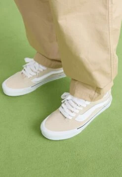 Vans KNU SKOOL UNISEX - Skate Shoes - Green 29 Vans KNU SKOOL UNISEX - Skate Shoes - Green -Vans Shop UK 63dd31772cbd4f95a9cf6e1f44f8c32a 1