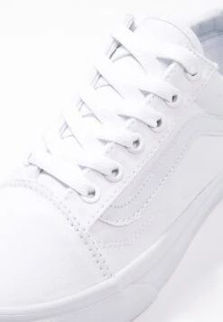 Vans Ua Old Skool Unisex - Trainers - True White 19 Vans Ua Old Skool Unisex - Trainers - True White -Vans Shop UK 6550109cede948f4918a064c340006e2