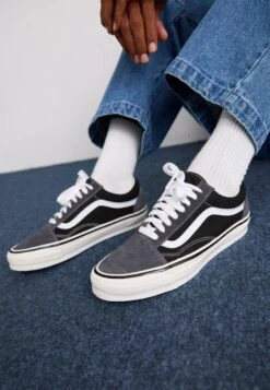Vans PREMIUM OLD SKOOL UNISEX - Trainers - Pop Lace Black/gray -Vans Shop UK 662966fc75514f2fb51f6da2f0faef93 2