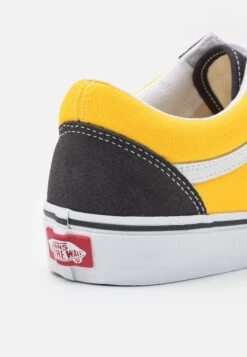 Vans Old Skool Unisex - Trainers - Raven/Freesia -Vans Shop UK 6647665913024b6bb815f27d9822b8ff