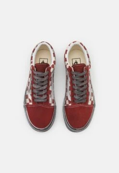 Vans Old Skool Unisex - Trainers - Stressed Red/White -Vans Shop UK 66c82681b67646628563e0d2a5a6d551