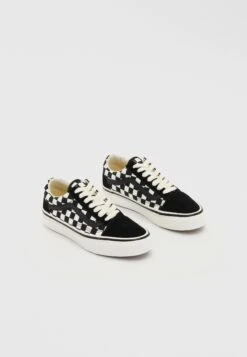 Vans PREMIUM OLD SKOOL UNISEX - Trainers - Black/white -Vans Shop UK 688e067df8534d1cbc9d409434ff05e7