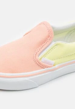Vans Classic Slip-On Unisex - Trainers - Pastel/Multi-Coloured/White -Vans Shop UK 69b0c539db824cdabb0708ce98b7b890