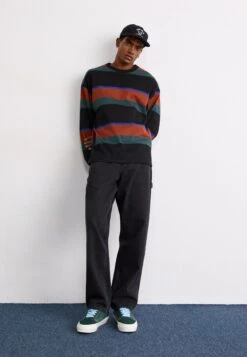 Vans PREMIUM OLD SKOOL UNISEX - Trainers - Pop Lace Scarab -Vans Shop UK 6a2ee4a93b2341a6a3c302b1776e4ef0