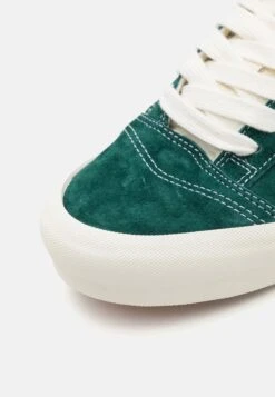 Vans KNU SKOOL UNISEX - Skate Shoes - Green 28 Vans KNU SKOOL UNISEX - Skate Shoes - Green -Vans Shop UK 6be598cdaf894ba3b446c70f6ce13583