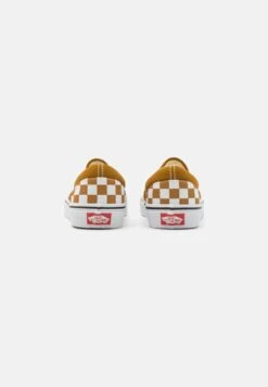 Vans Classic Unisex - Trainers -Vans Shop UK 6ce0cf94d70f4fd89b850c2aaa770e2f