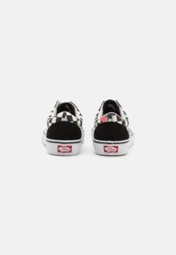 Vans Old Skool Unisex - Trainers - Black/White 11 Vans Old Skool Unisex - Trainers - Black/White -Vans Shop UK 6e670dbba2234d6590f03d9f0353f506