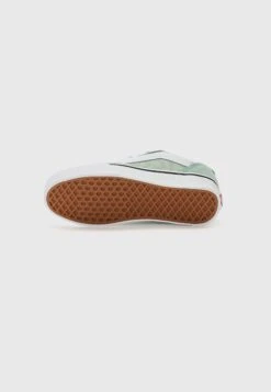 Vans KNU SKOOL UNISEX - Skate Shoes - Gray Olive -Vans Shop UK 6eebdad66d0c462e96a299a87b8eaaae