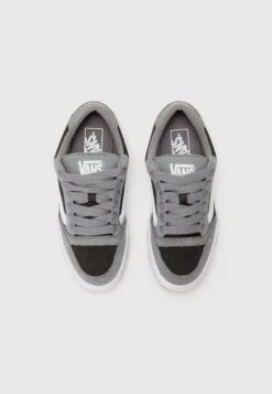 Vans HYLANE UNISEX - Skate Shoes - Gray -Vans Shop UK 7024d7b878d542b39408c037f06e59c0