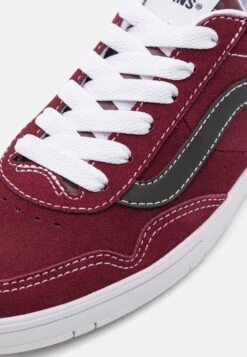 Vans CruzeUnisex - Trainers - Port Royale/Black -Vans Shop UK 715a6acf366546b291ac98503a5208b3