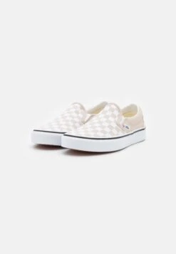 Vans Classic Slip On Unisex - Trainers -Vans Shop UK 720887b60cbb40a29e7cddf3c5c2aa1a