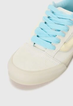 Vans KNU SKOOL UNISEX - Trainers - Glow White/blue -Vans Shop UK 727f102f4a2e4eb79e1e6758324d52d2