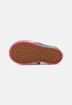 Vans Slip-On - Slip-Ons - Multi-Coloured -Vans Shop UK 728619fb967548f0996e284ca0f3ce74