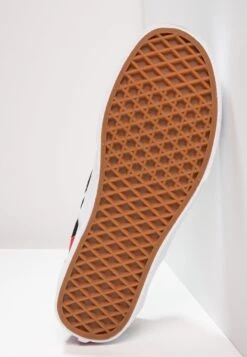 Vans Classic Slip-On- Slip-Ons - Black/True White -Vans Shop UK 7501cd9adb91469fa42290c05b98f6cc