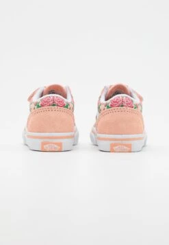 Vans Old Skool Unisex - Trainers - Tropical Peach -Vans Shop UK 7545d824768e454cbbb7b24469c1d733