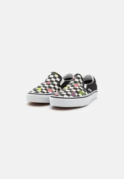 Vans Classic Slip On - Trainers -Vans Shop UK 78c3895b557e48c2860e9c0dd08286ad