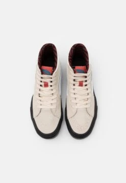 Vans Sk8 Gore-Tex Unisex - High-Top Trainers - Turtledove/Marshmallow -Vans Shop UK 7918779d8f244257a49499fcfa9bc2ea