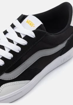 Vans CruzeUnisex - Trainers - Showcase Black/Multi -Vans Shop UK 79cf81536d374ecf81b0d0a6c00c0b19